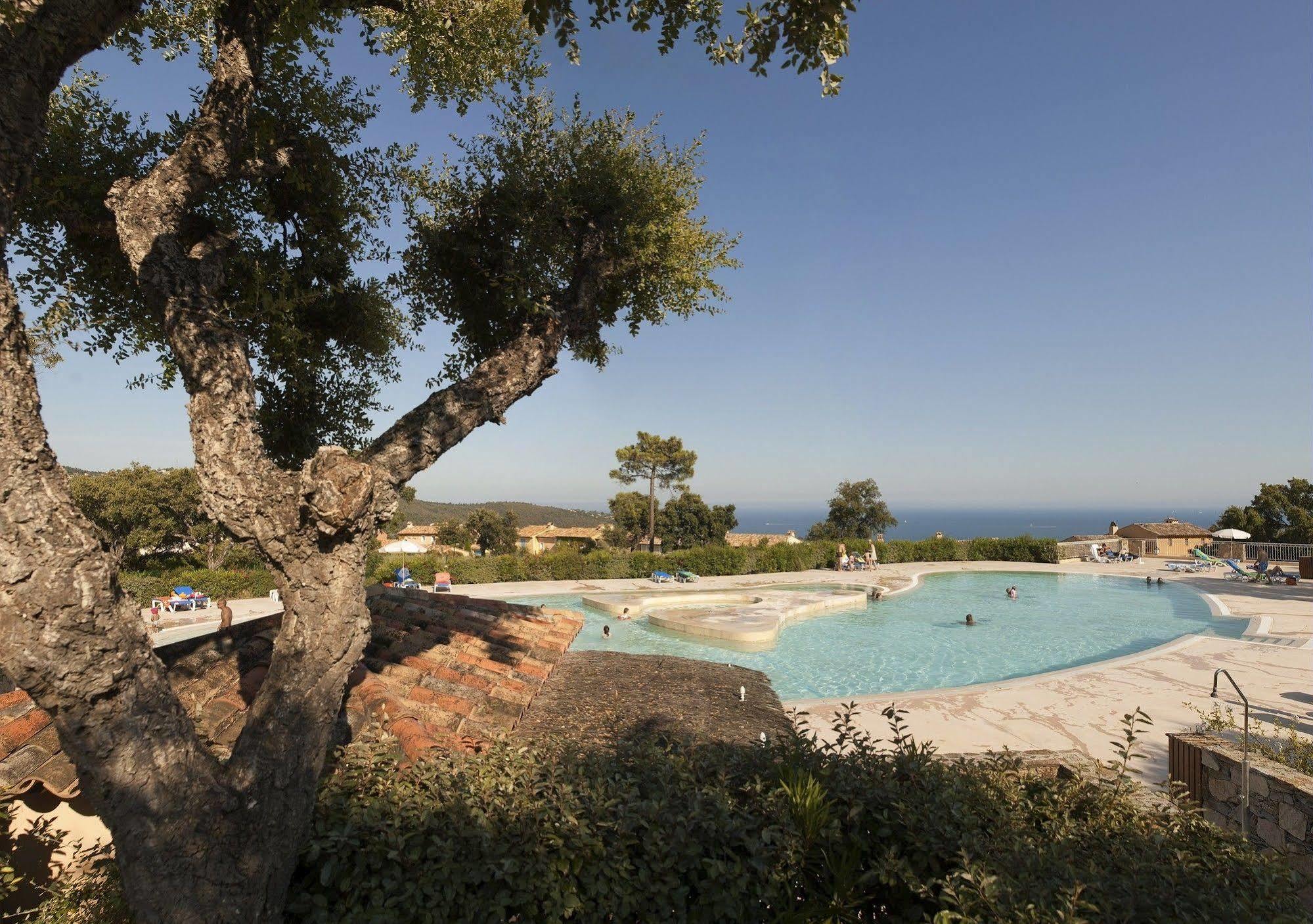 P&V Residence Le Hameau Des Issambrr Sainte-Maxime Bagian luar foto