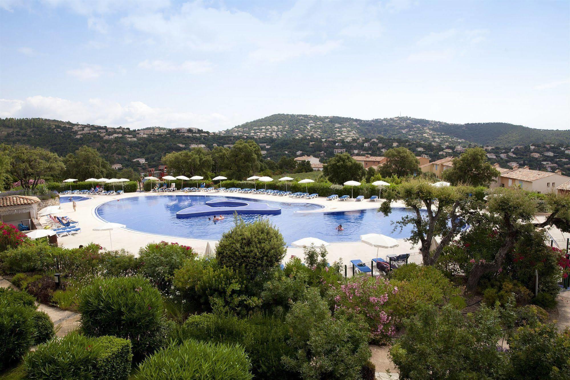 P&V Residence Le Hameau Des Issambrr Sainte-Maxime Bagian luar foto
